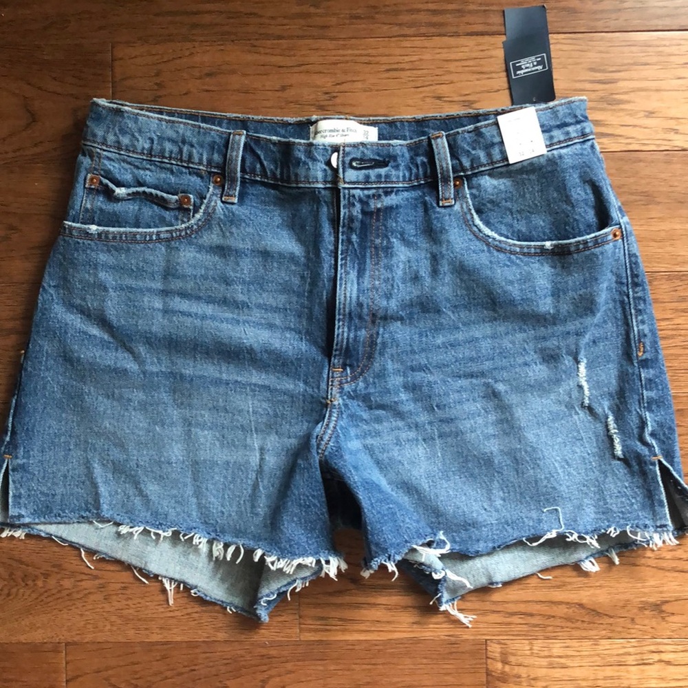 Abercrombie and Fitch High Rise 4” Short